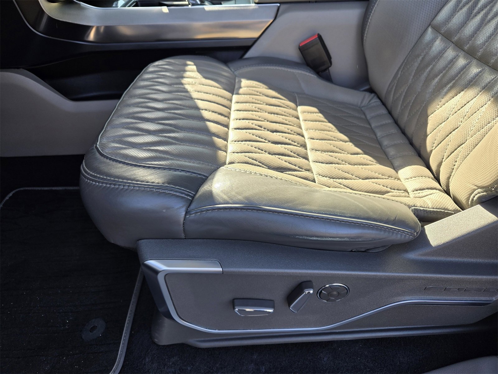 Certified 2024 Ford F150 Platinum w/ Equipment Group 703A Plus image 21