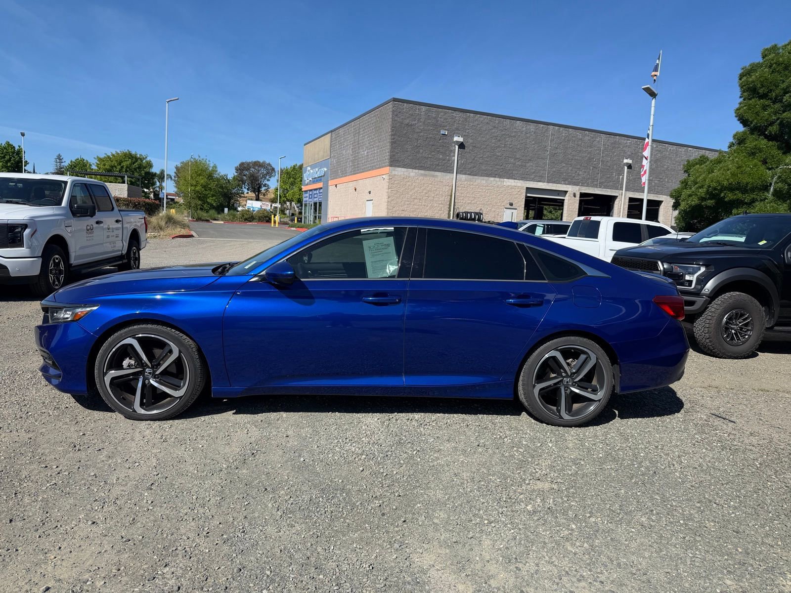 Used 2020 Honda Accord Sport image 2