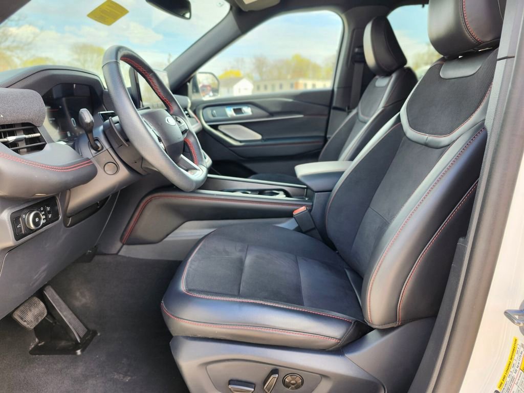 Certified 2025 Ford Explorer ST image 20