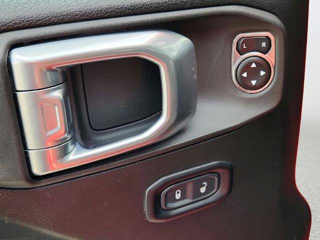 Used 2024 Jeep Wrangler Unlimited Rubicon 4xe AWD/4WD image 15