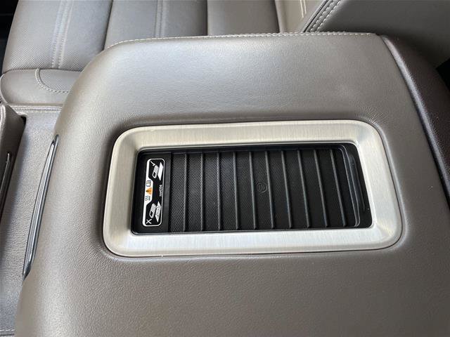 Used 2020 GMC Yukon Denali w/ Denali Premium Package AWD/4WD image 34