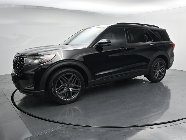Certified 2025 Ford Explorer ST AWD/4WD image 5