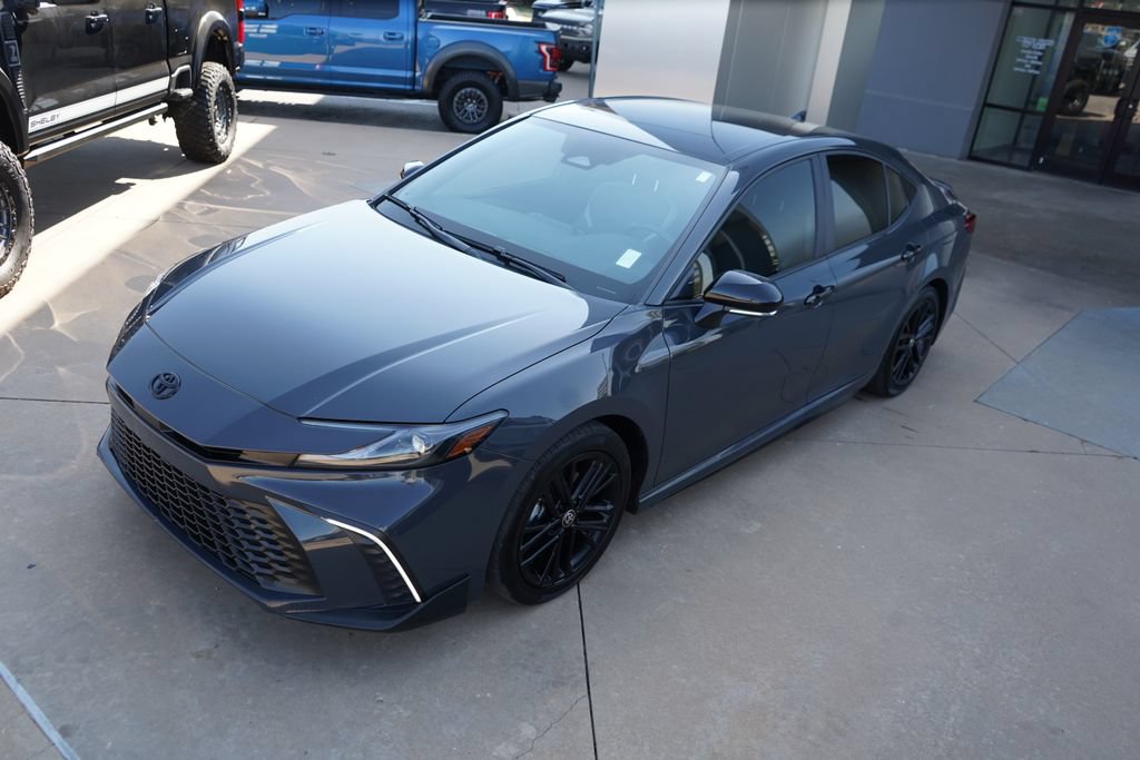 Used 2025 Toyota Camry SE w/ Convenience Package FWD image 14