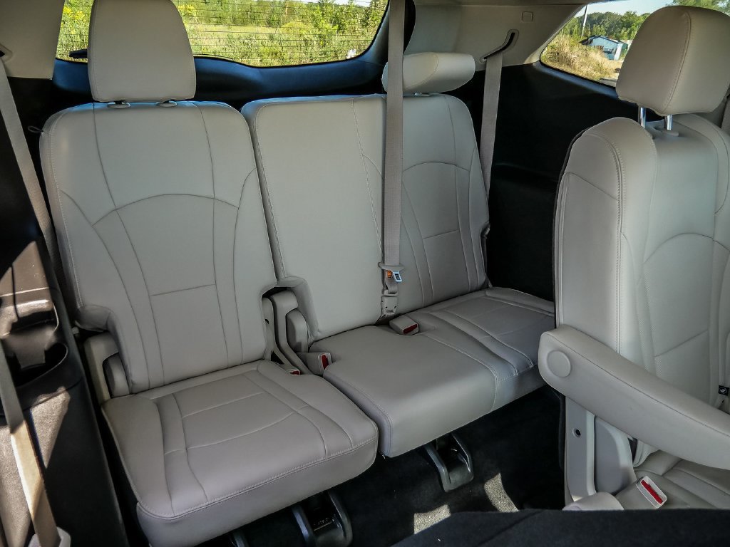 Used 2023 Buick Enclave Essence w/ Sport Touring Edition FWD image 24