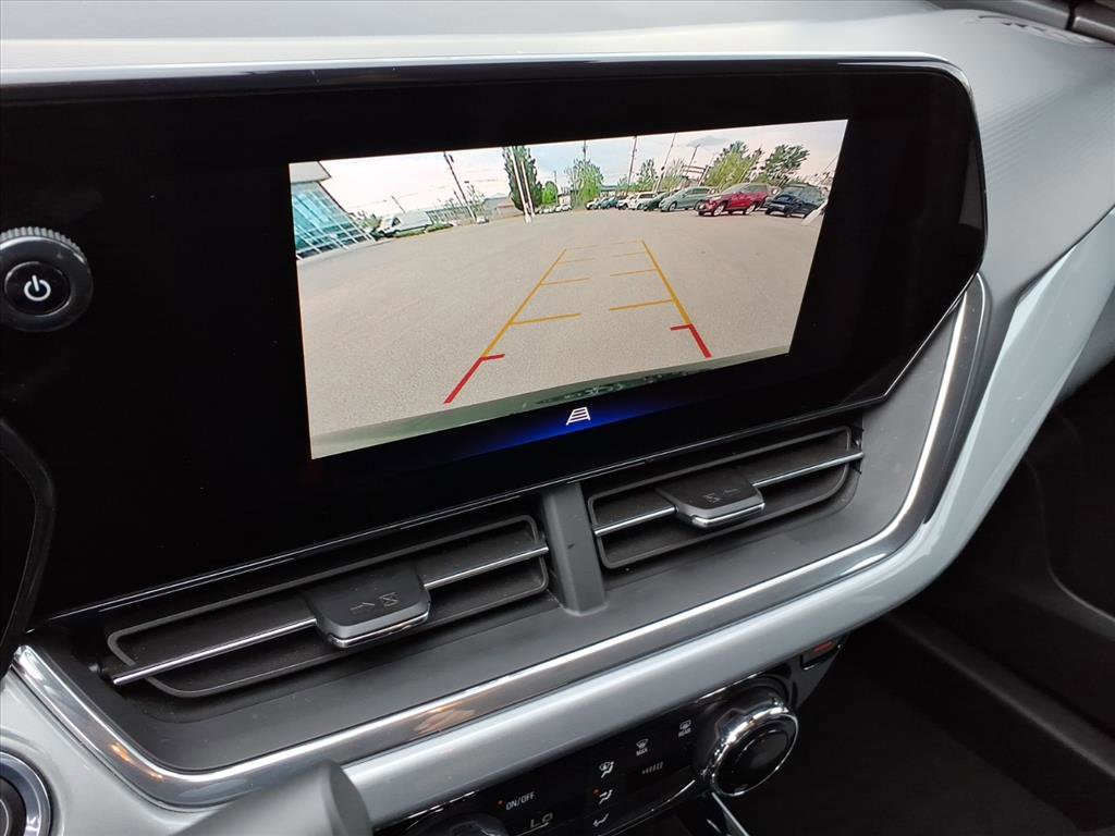 Used 2025 Chevrolet Trax LT image 13
