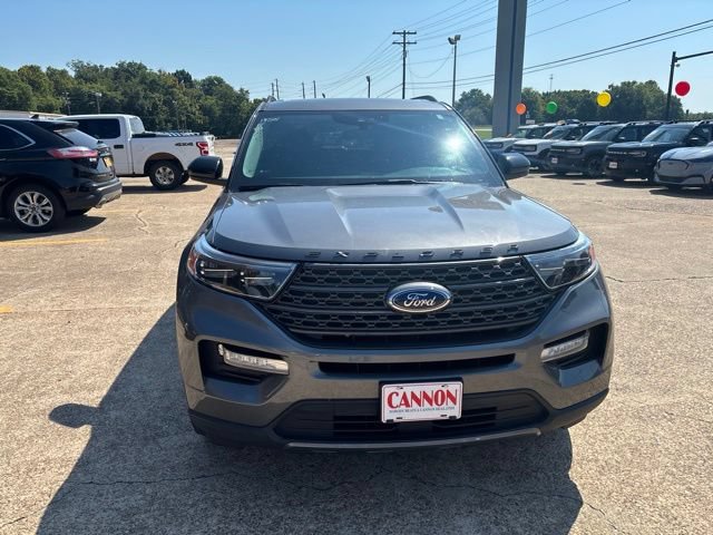 Certified 2022 Ford Explorer XLT w/ Equipment Group 202A AWD/4WD image 4