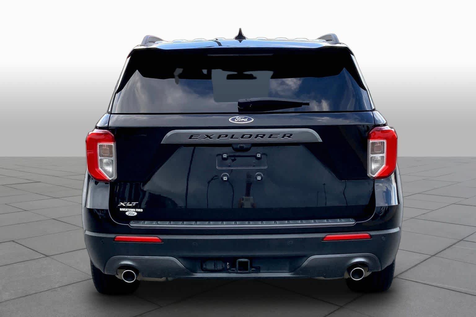 Certified 2023 Ford Explorer XLT w/ Equipment Group 202A RWD image 5