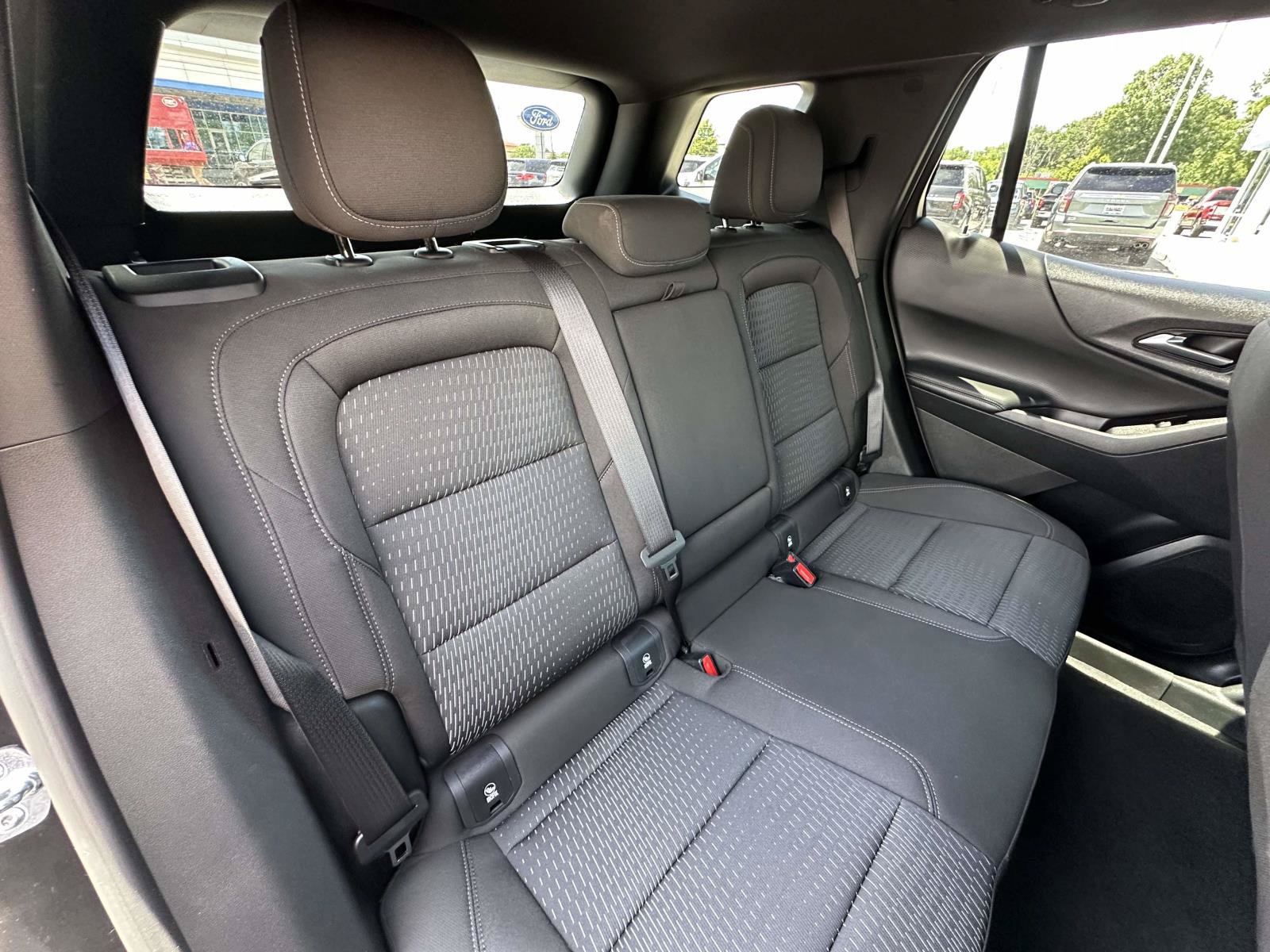 Used 2026 Chevrolet Equinox LT w/ Safety and Technology Package FWD image 24