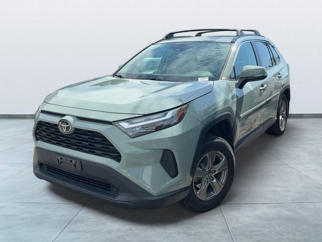 Used 2022 Toyota RAV4 XLE w/ Convenience Package AWD/4WD image 3