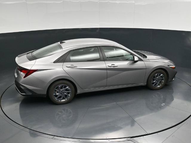Used 2024 Hyundai Elantra SEL FWD image 35
