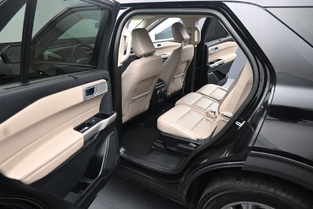 Certified 2024 Ford Explorer Limited AWD/4WD image 17