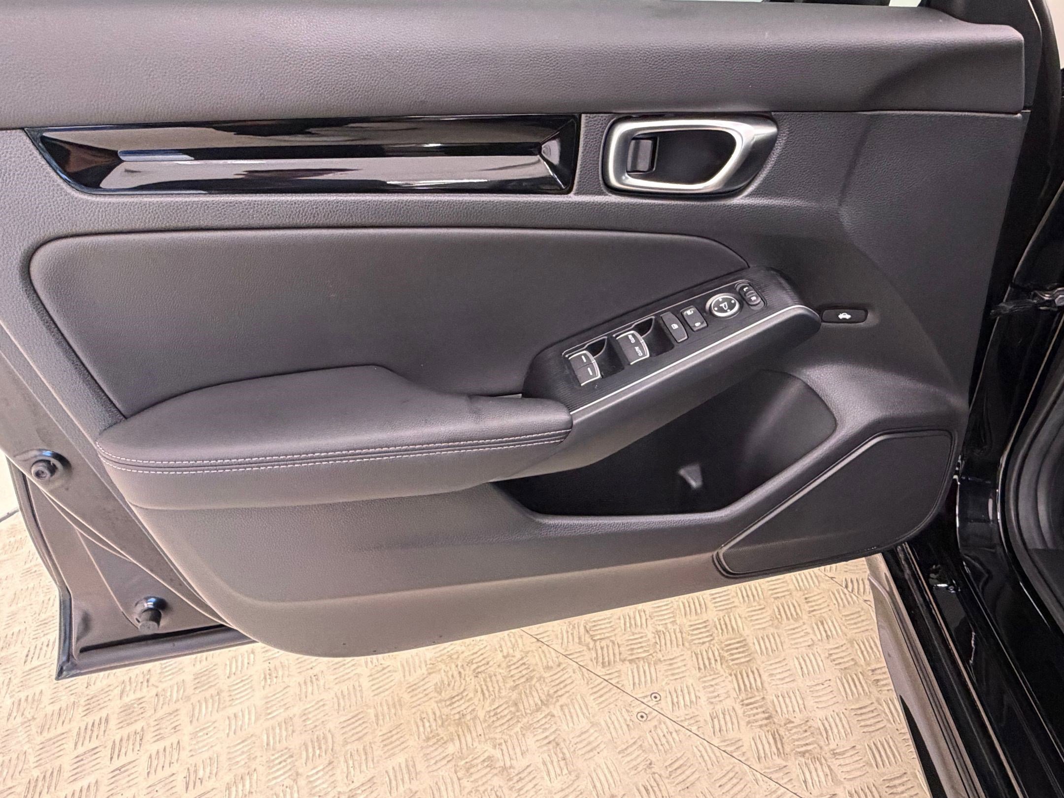 Used 2024 Honda Civic Touring image 14