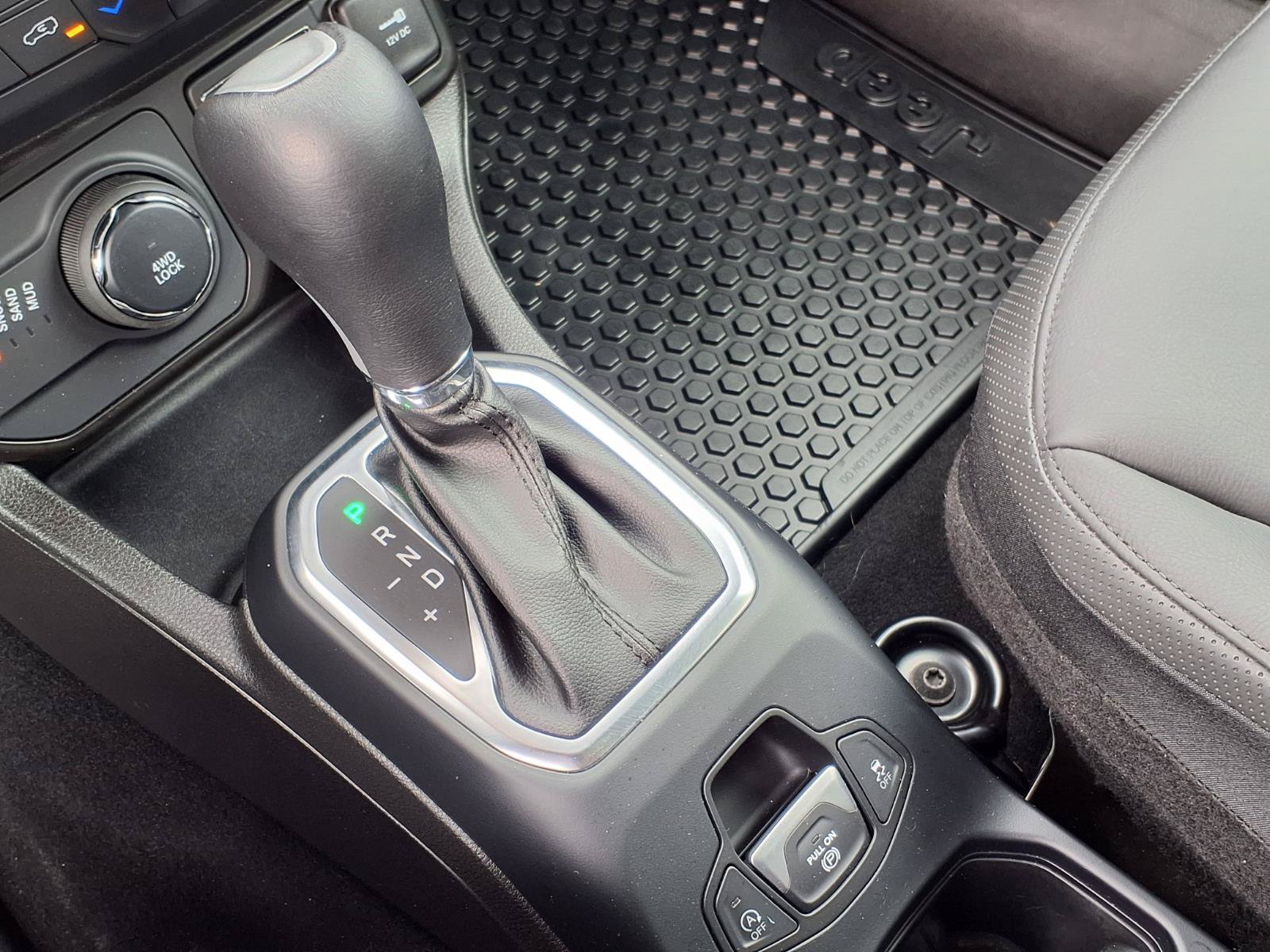 Used 2023 Jeep Renegade Limited AWD/4WD image 9