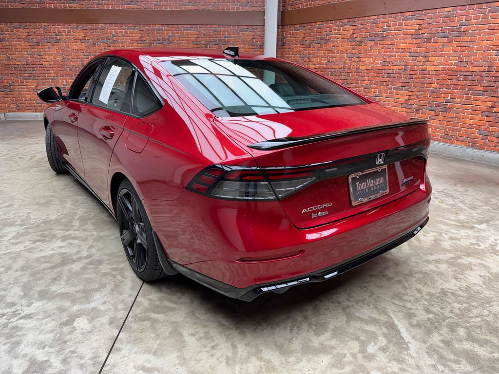 Used 2023 Honda Accord Sport image 2
