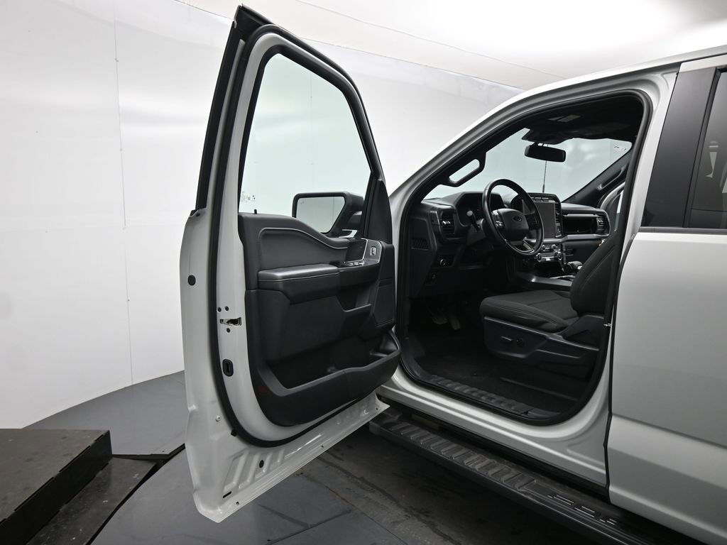 Certified 2024 Ford F150 XLT w/ XLT Black Appearance Package image 9