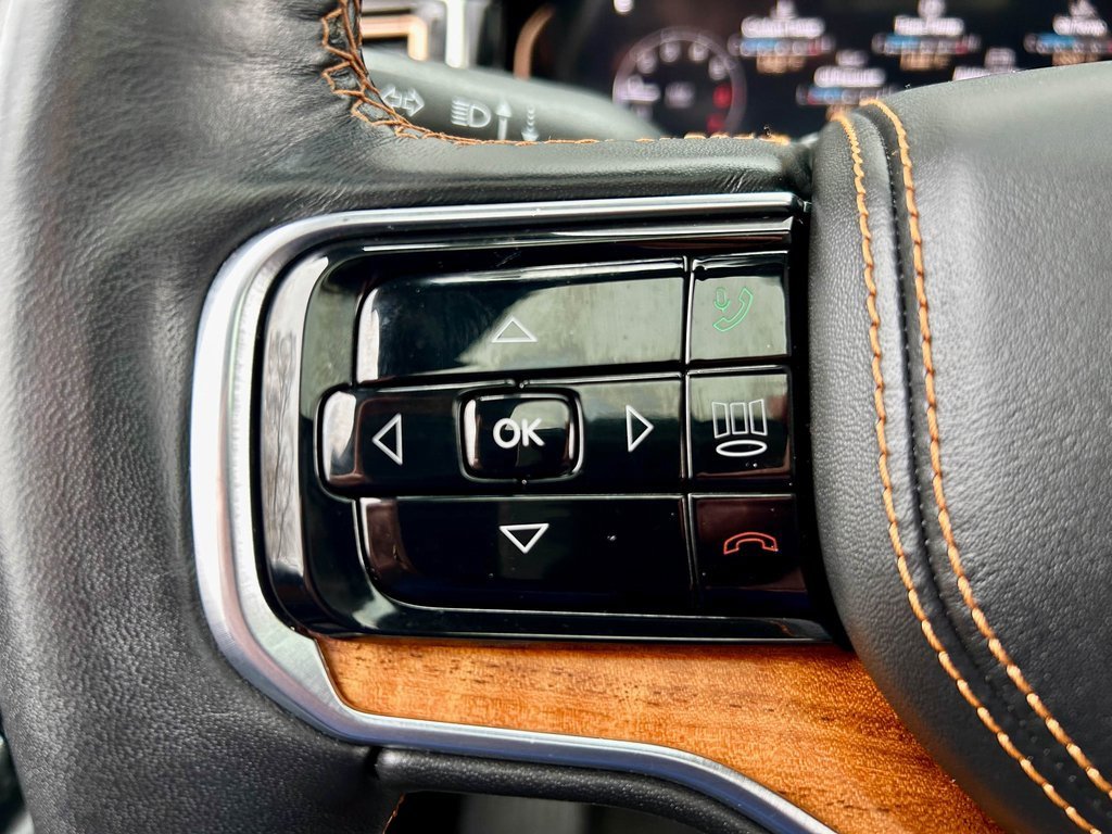 Used 2022 Jeep Grand Wagoneer Series III w/ Rear Seat Video Group 1 image 28