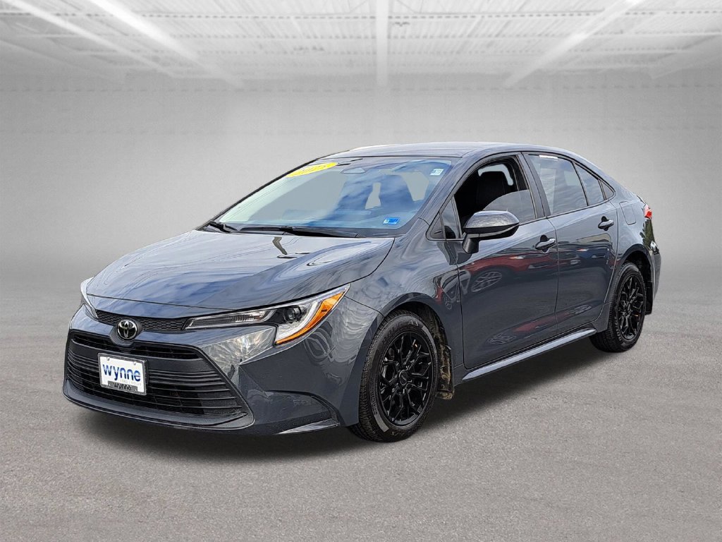 Used 2025 Toyota Corolla LE FWD image 3