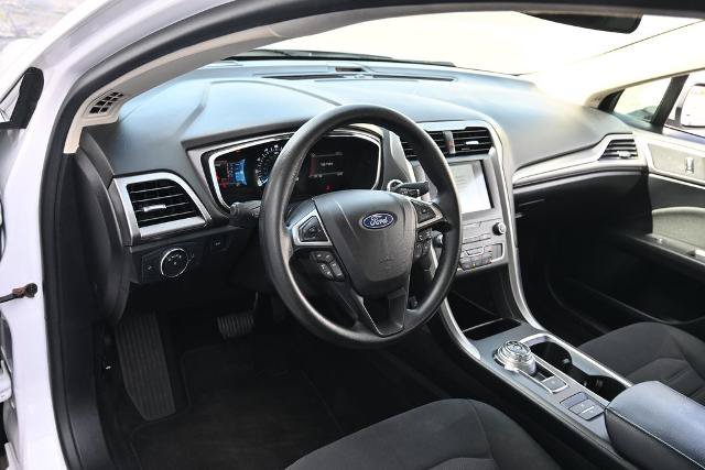 Certified 2020 Ford Fusion SE FWD image 17