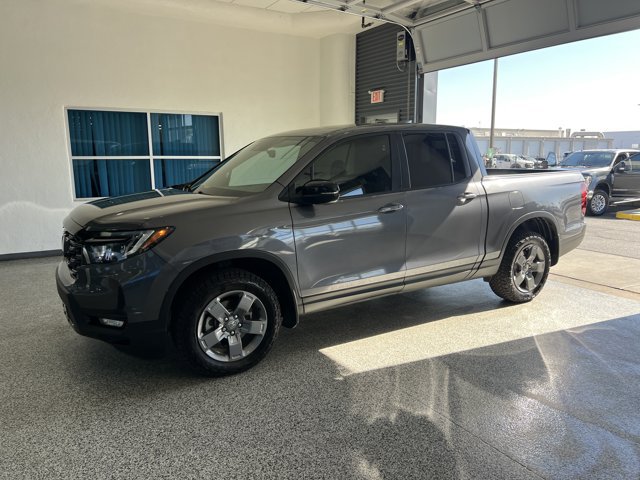 Used 2025 Honda Ridgeline TrailSport image 1