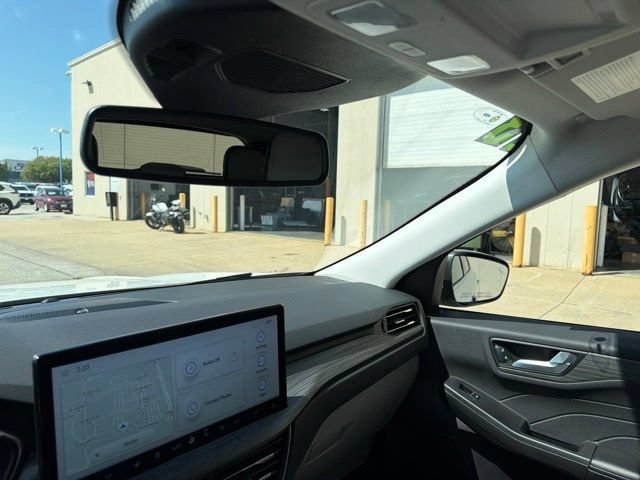 Certified 2023 Ford Escape Platinum w/ Premium Technology Package AWD/4WD image 36