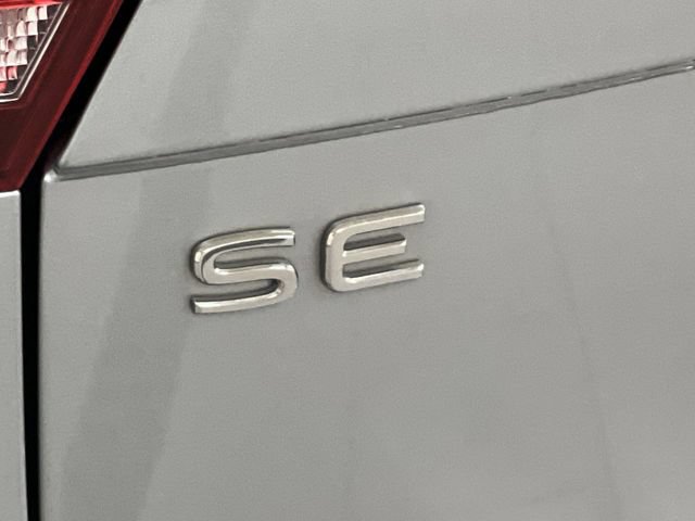 Used 2022 Volkswagen Tiguan SE R-Line AWD/4WD image 18