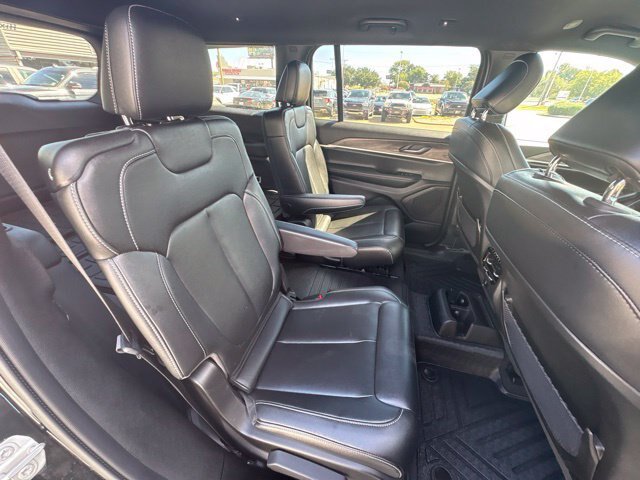 Used 2024 Jeep Grand Cherokee L Limited w/ Black Appearance Package RWD image 20