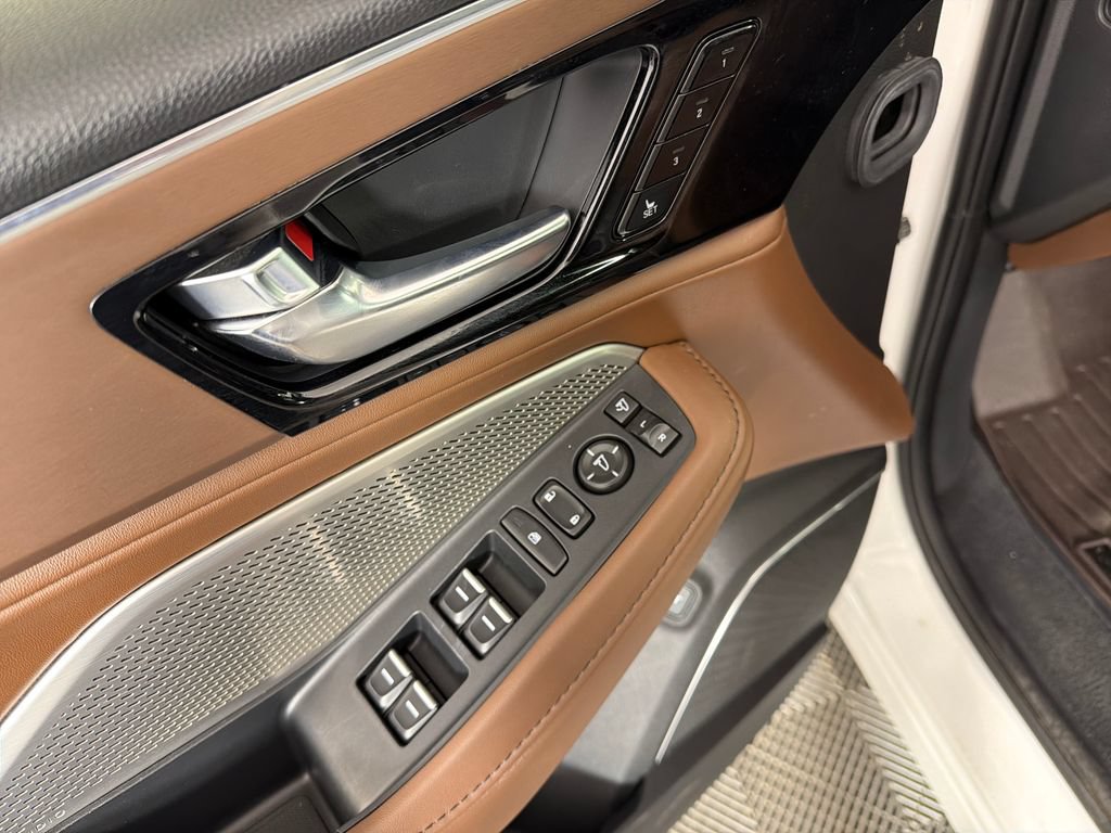 Used 2024 Acura MDX SH-AWD w/ Technology Package image 18