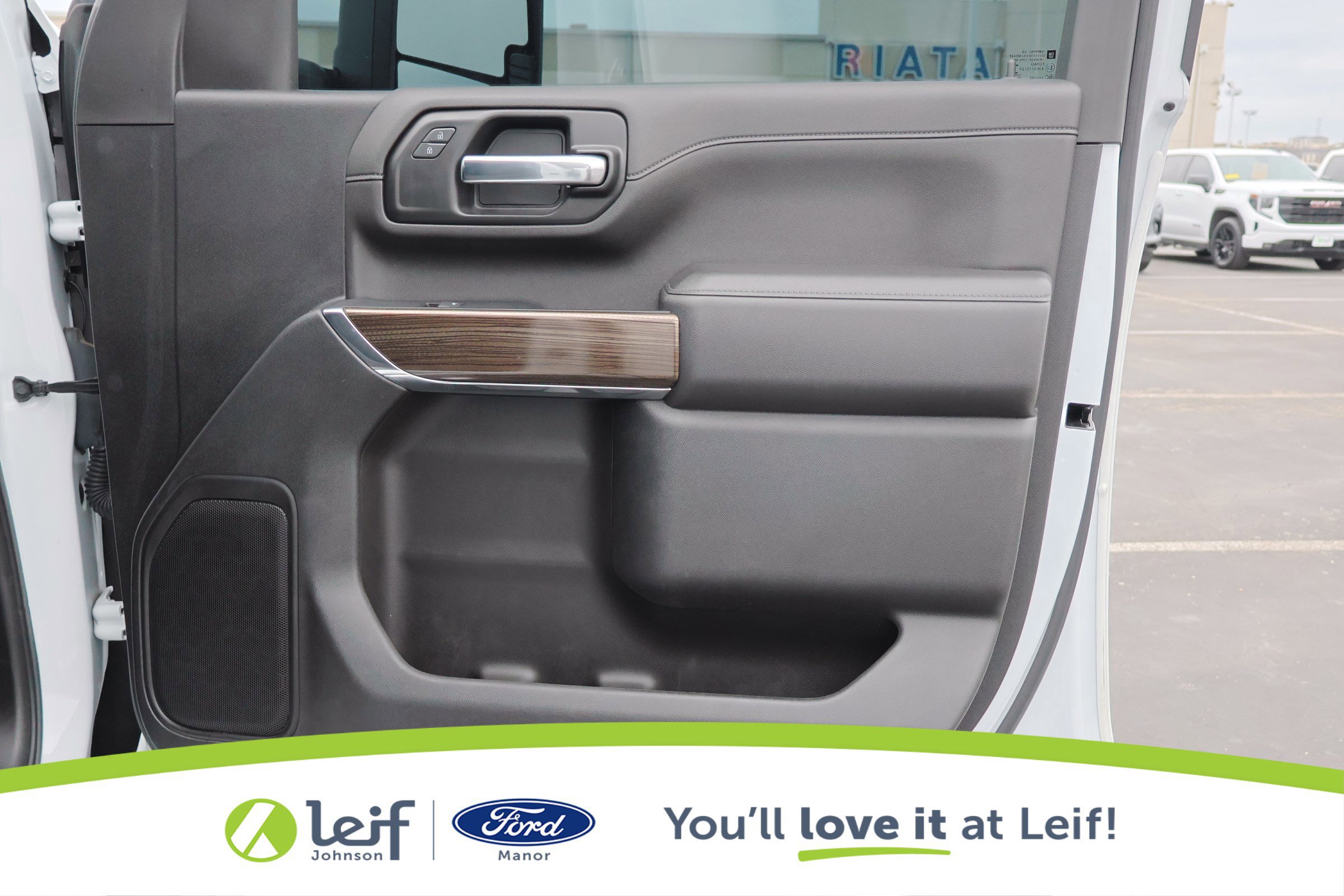 Used 2023 Chevrolet Silverado 2500 LT w/ Convenience Package image 32