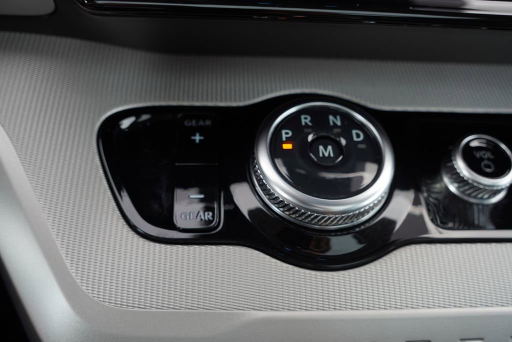 Certified 2025 Ford Expedition Active AWD/4WD image 35