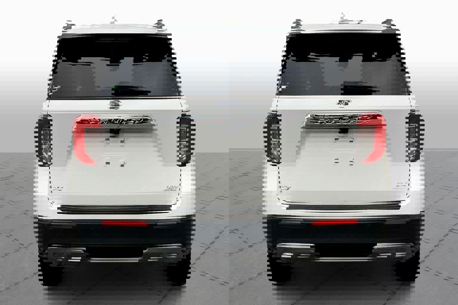 Certified 2022 Ford Explorer XLT w/ Equipment Group 202A image 2