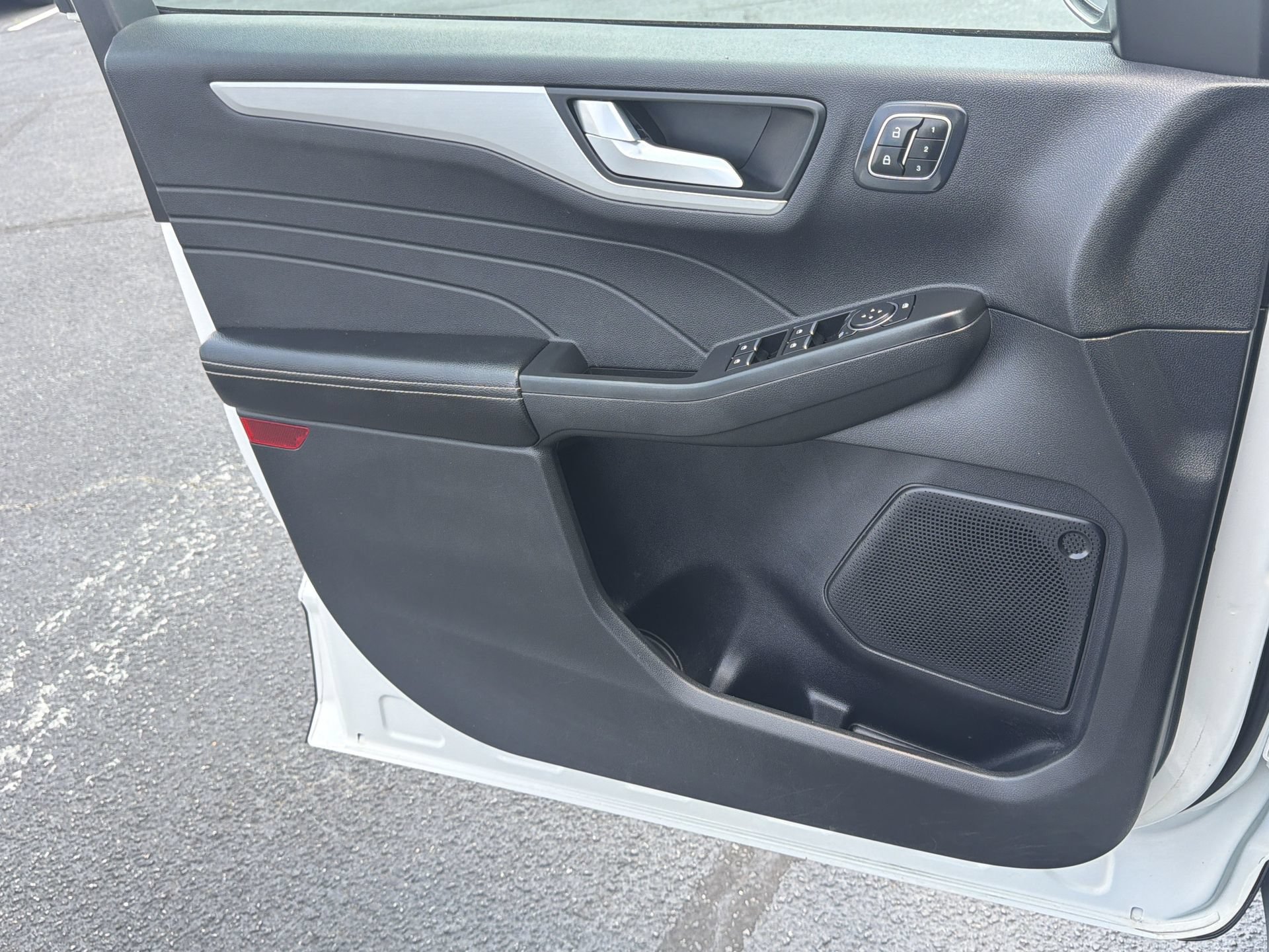 Certified 2023 Ford Escape Platinum AWD/4WD image 27