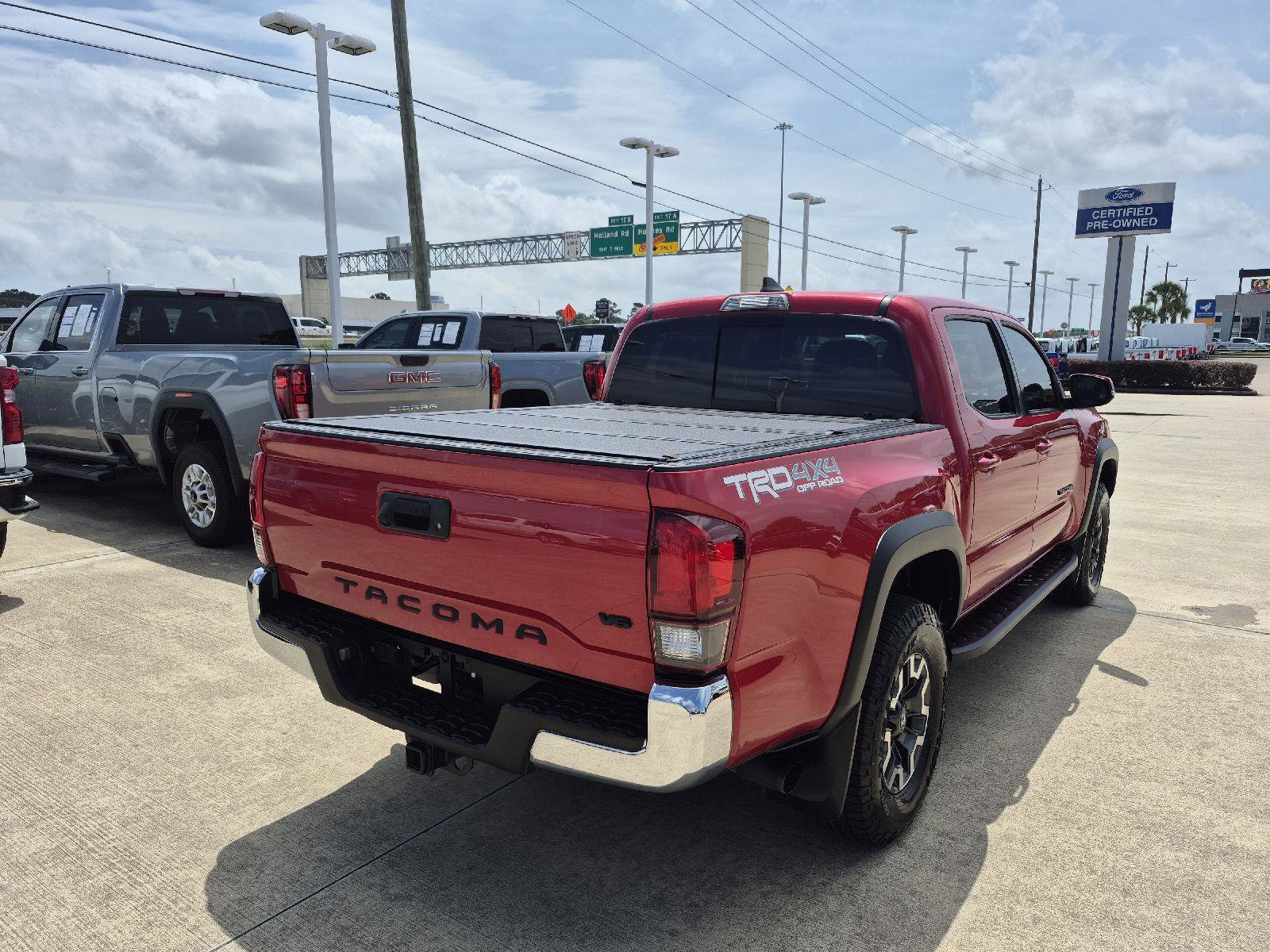 Used 2019 Toyota Tacoma TRD Off-Road AWD/4WD image 12