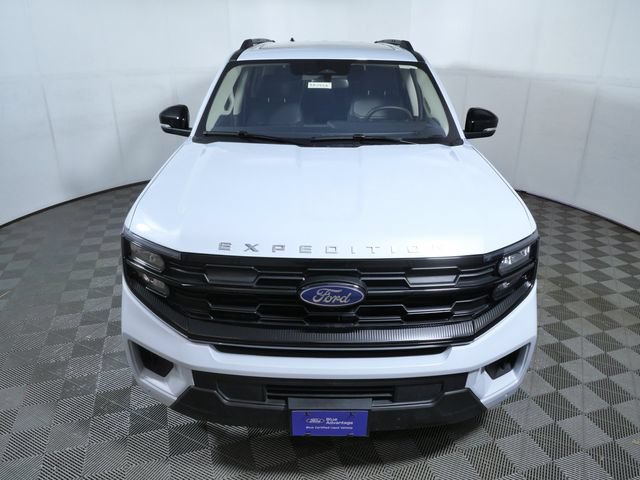 Certified 2025 Ford Expedition Active AWD/4WD image 3