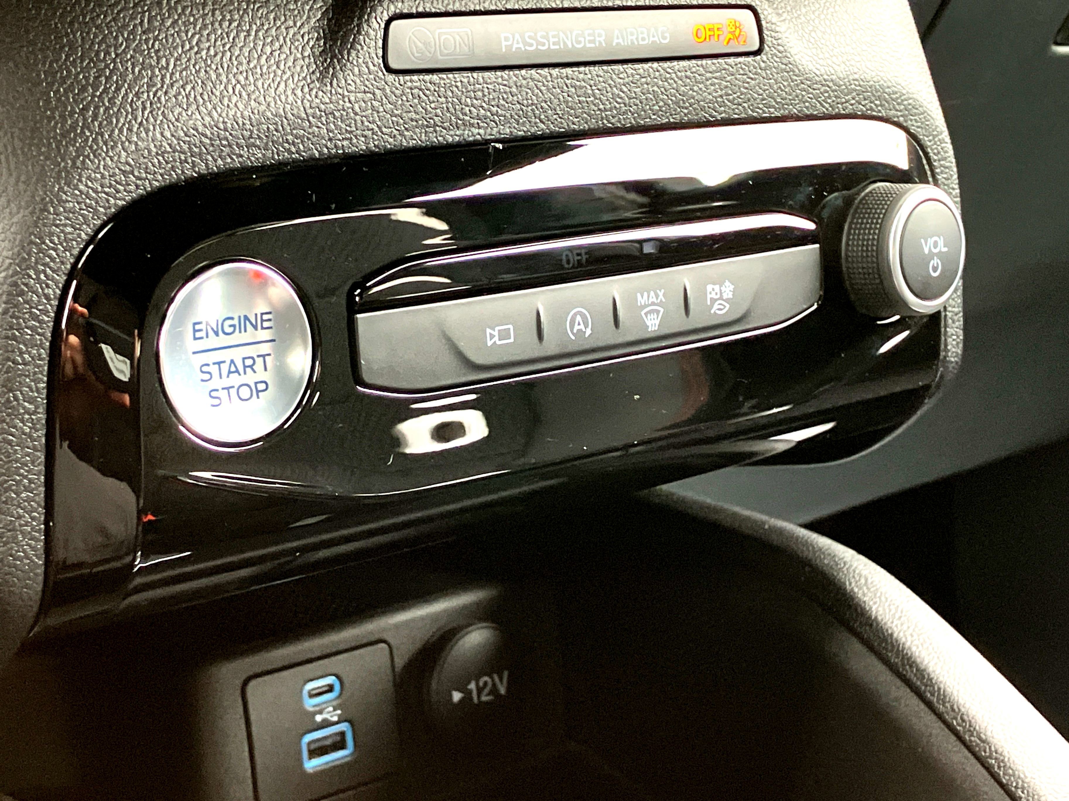 Certified 2023 Ford Escape ST-Line Select w/ Tech Pack #2 image 21