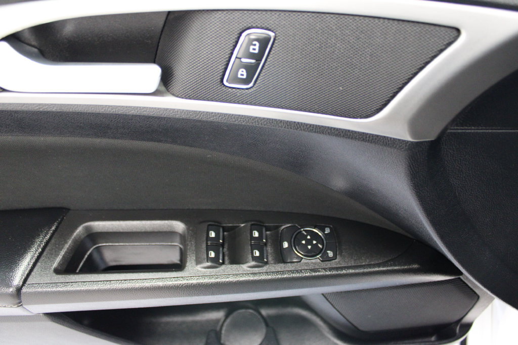 Certified 2020 Ford Fusion SE FWD image 12
