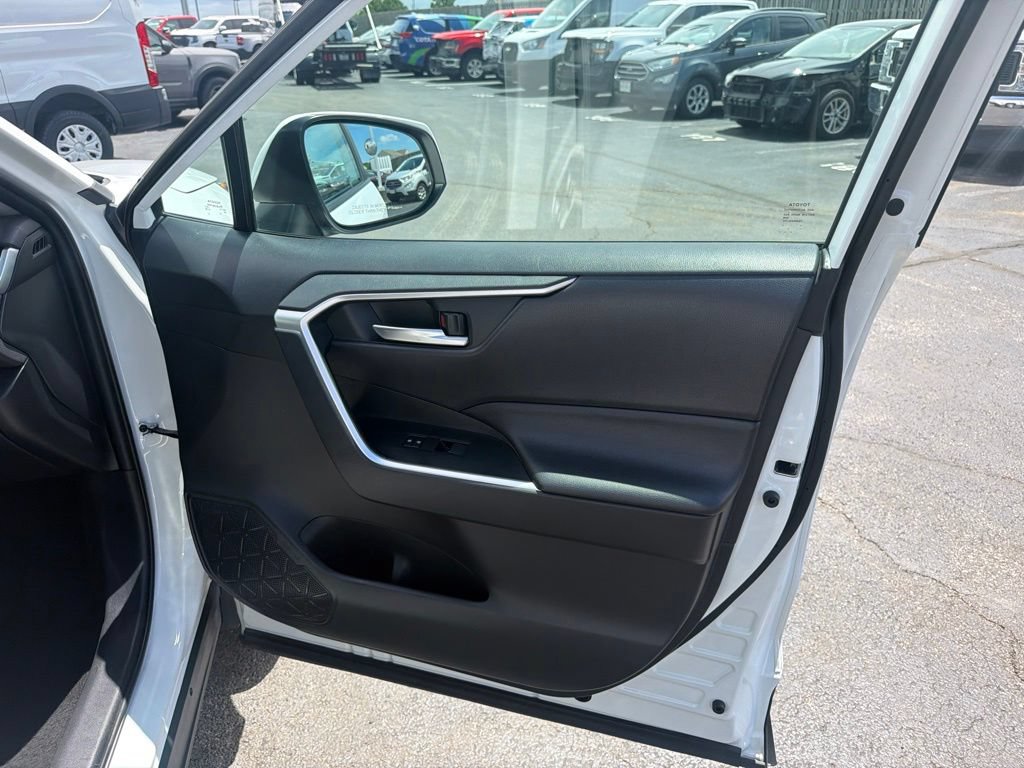 Used 2019 Toyota RAV4 XLE w/ Convenience Package AWD/4WD image 39