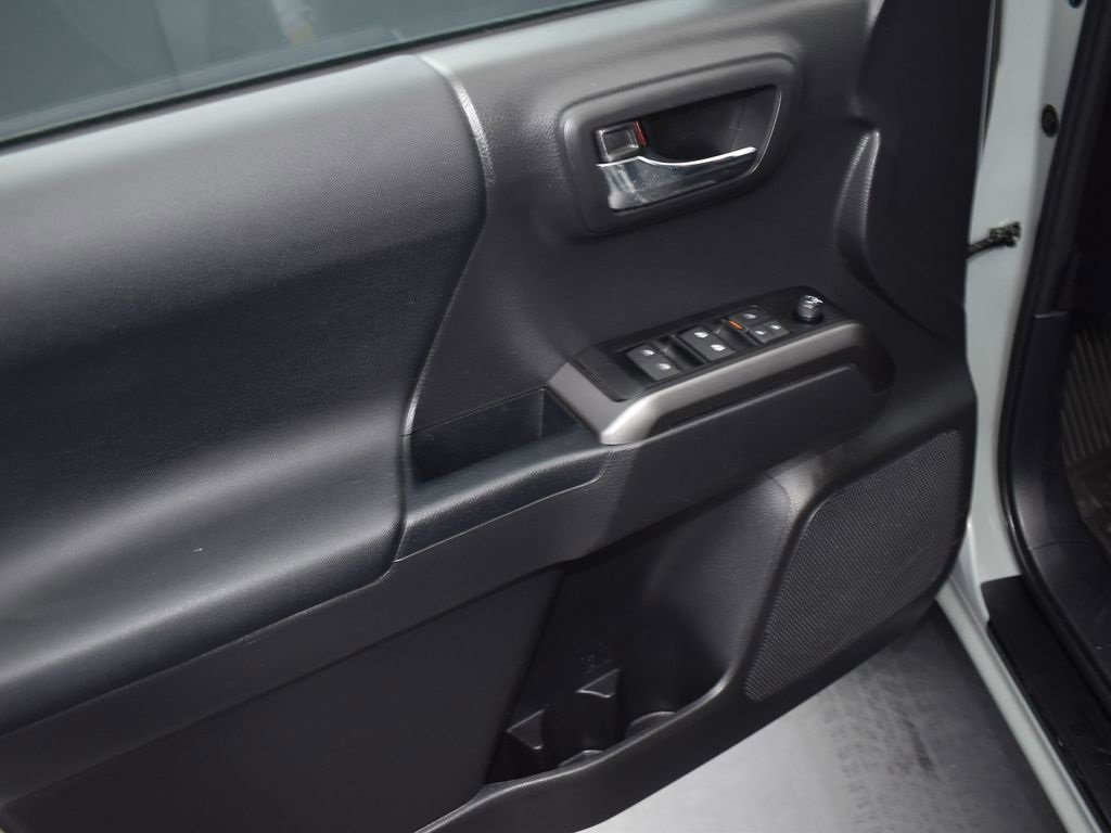 Used 2023 Toyota Tacoma TRD Sport w/ Technology Package image 9