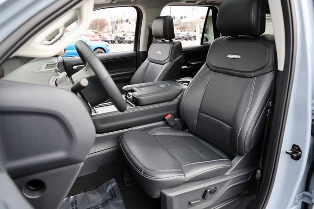 Certified 2025 Ford Expedition Platinum w/ Driver's Package image 18