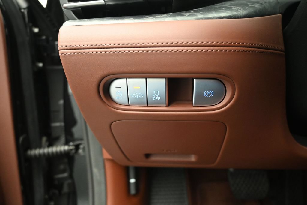 Used 2026 Genesis G90 3.5T AWD/4WD image 13