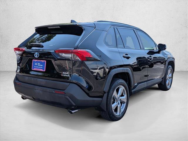 Used 2021 Toyota RAV4 XLE Premium AWD/4WD image 5