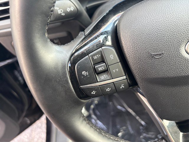 Certified 2025 Ford Escape Platinum AWD/4WD image 22