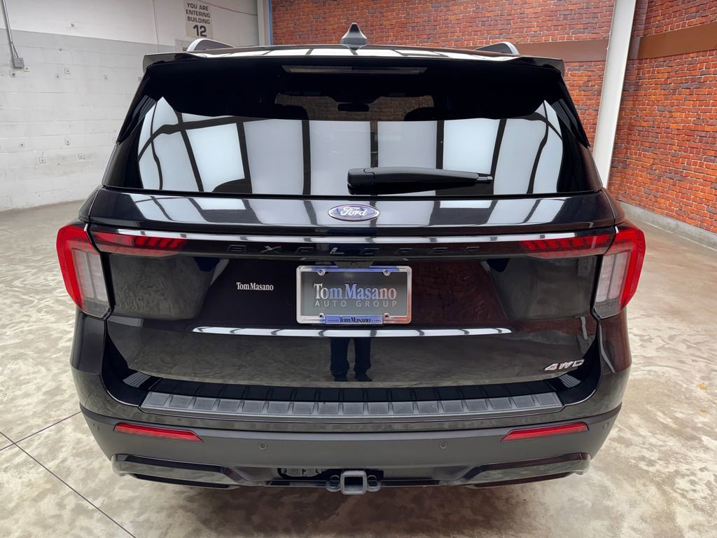 Certified 2025 Ford Explorer ST-Line AWD/4WD image 4
