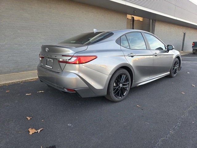 Used 2025 Toyota Camry SE image 5