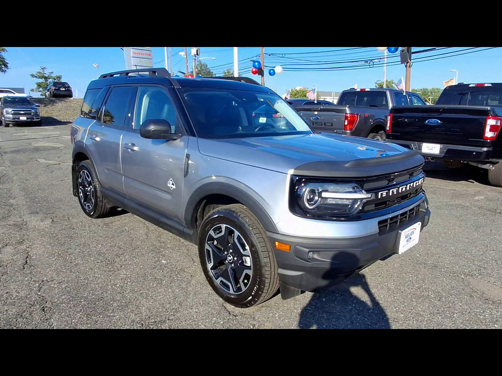 Certified 2023 Ford Bronco Sport Outer Banks AWD/4WD image 2