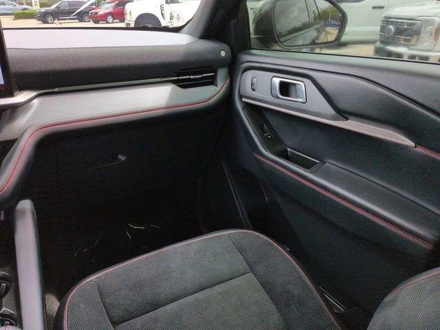 Certified 2025 Ford Explorer ST RWD image 17