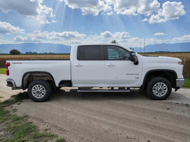 Used 2024 Chevrolet Silverado 2500 LT image 2