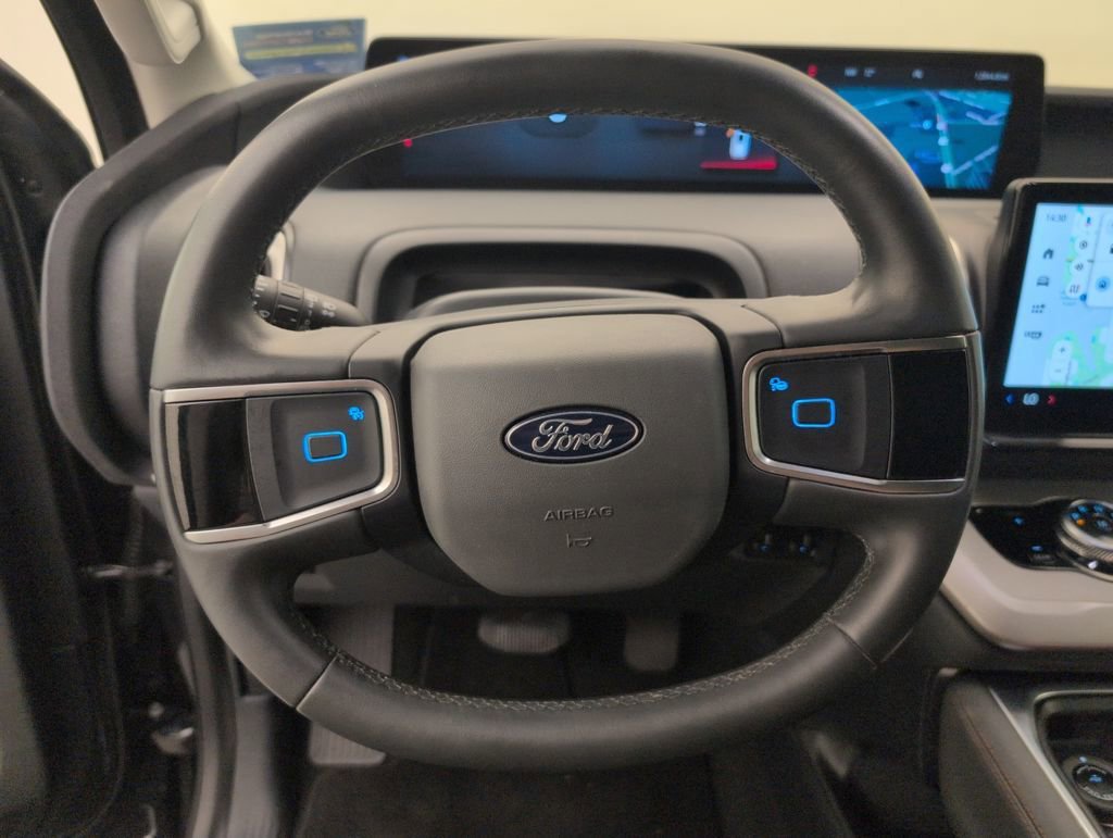 Certified 2025 Ford Expedition Active image 40