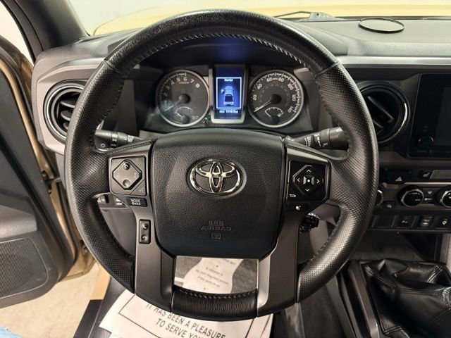 Used 2017 Toyota Tacoma TRD Off-Road image 23