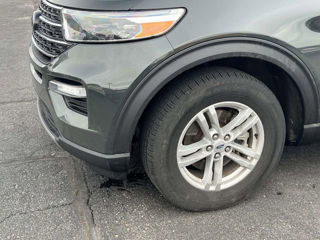 Certified 2023 Ford Explorer XLT w/ Equipment Group 202A image 4