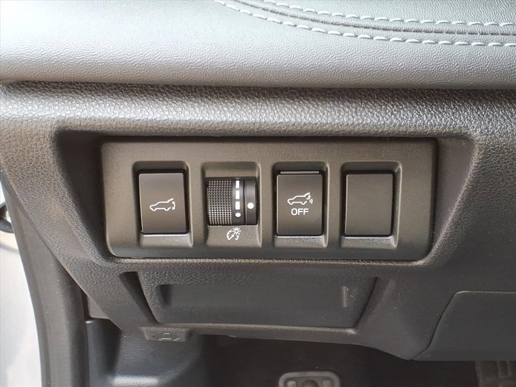 Used 2020 Subaru Outback Limited image 22